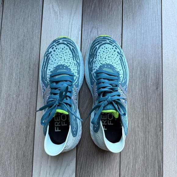 New Balance Blue and Green Athletic Shoes - Picture 5 of 8